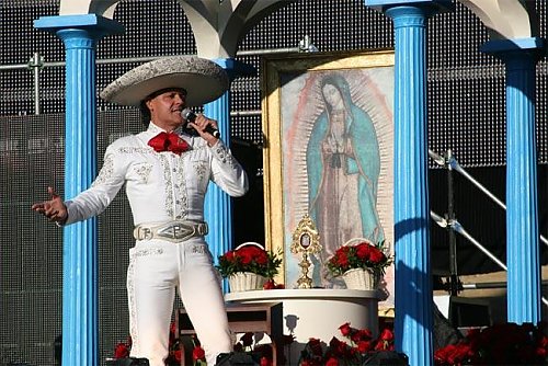 Pedro Fernandez Virgen Famosos Express