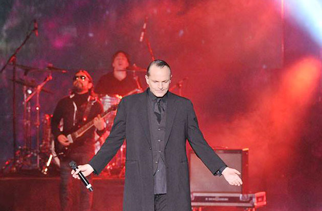 Miguel Bose