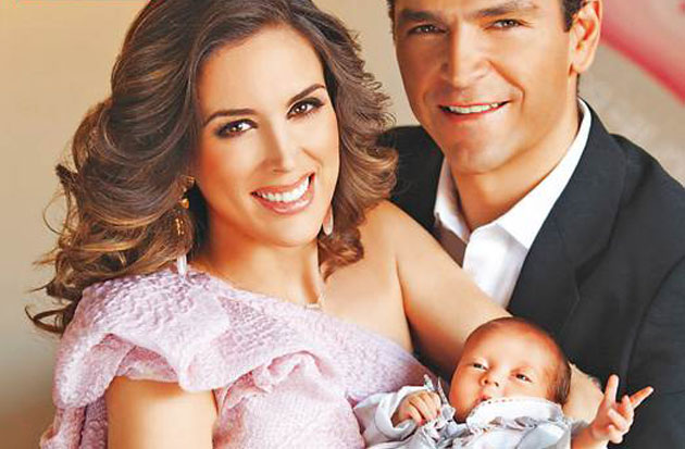 Jaqueline Bracamontes y Mini Jacky