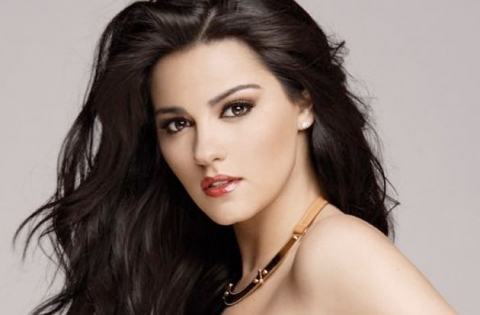 Maite Perroni presenta su disco Ecllipse de Luna