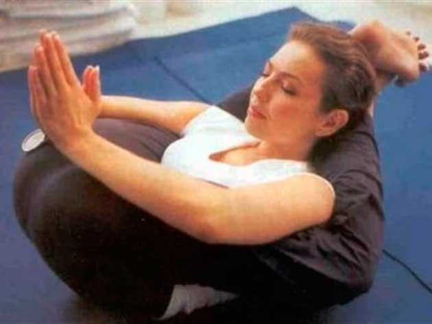 thalia-yoga-rutina-ejercicio